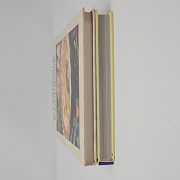 Set of Two Hardcover Casserole Cookbooks 365 Brand Name Taste of Home - Picture 4 of 10